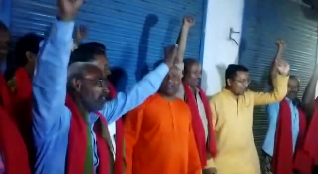 समाजवादी पार्टी मैं भी एक योद्धा है जो योगी का काम नहीं करते योद्धा का काम करते हैं सुरेश ठाकुर योद्धा  #टेकपाल_कुशवाहा