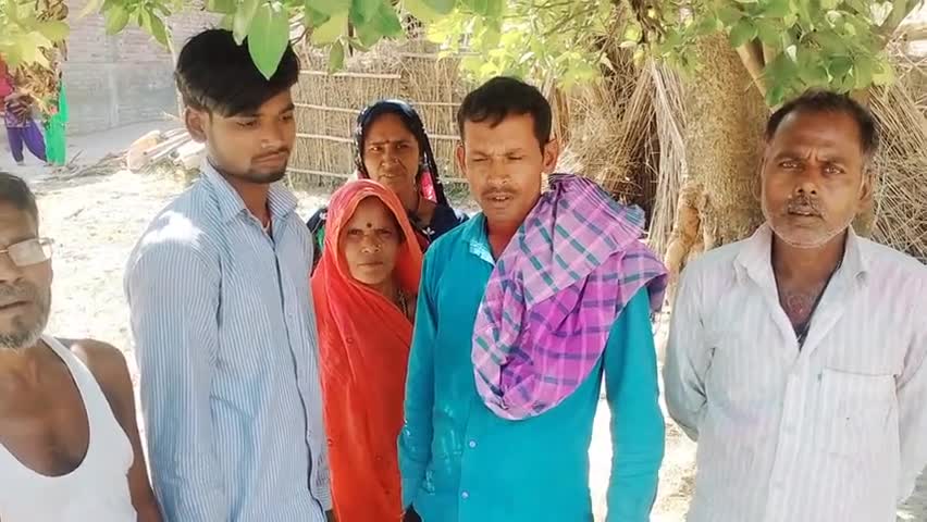 ना ही टपका एक बूंद पानी और सड़क हो गया गड्ढे में तब्दील अधिकारी मौन।
#ऐजनी पंचायत
#दानिश आलम आपकी आवाज