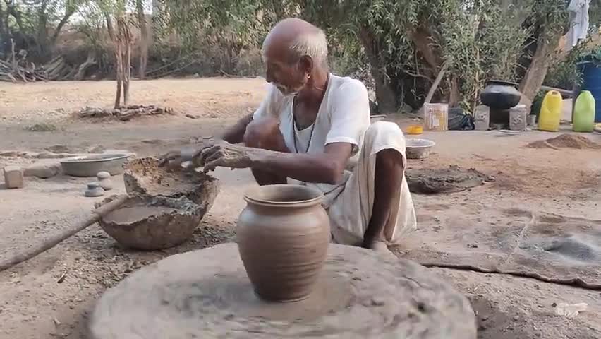 #मटकि #सराणा आज भी पूर्वजों के हाथों की हुनर की कलाएं है बरक़रार प्रजापतो के परिवारों में
