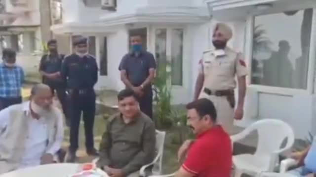 अम्बाला: माननीय स्वास्थ्य एवँ गृहमंत्री श्री #अनिलविज जी का अपने स्टाफ के साथ कैसा रिश्ता है आप भी देख सकते हैं