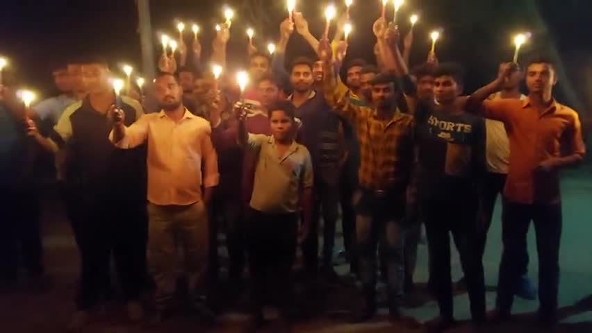 ज्ञानपुर: बीजापुर हमले मे मारे गये जवान को कैंडिल जलाकर श्रद्धांजलि दी गई जखाव गांव में 
भारत माता की जय ﻿@#rafaledeal #
