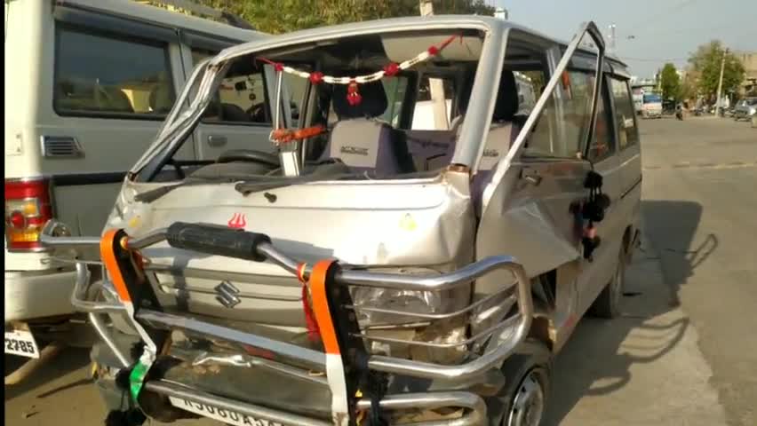 केशोरायपाटन: कापरेन में रेलवे स्टेशन के पास वैन ने बाइक को मारी टक्कर, हादसे में बाइक चालक युवक की उपचार के दौरान हुई मौत #सड़कहादसा