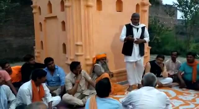 #नुक्कड़ सभाओ के द्वारा अपने अपने प्रत्याशियों के लिए वोटों का निवेदन करते हुए