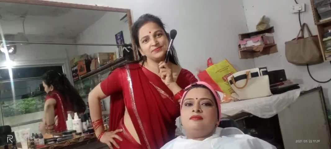 बघेली की पहली वेब सीरीज ईहन सब नक़ली में मेकअप और हेयर आर्टिस्ट का काम किया है रचना सिंह ने #baghelifilm #बघेली