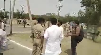 #अपनी_ही_सरकार और #अपने_ही_मुख्यमंत्री के #काफिले में #चलने पर चायल #विधायक_संजय_गुप्ता प्रशासन द्वारा #किए_गए_पैदल.😲