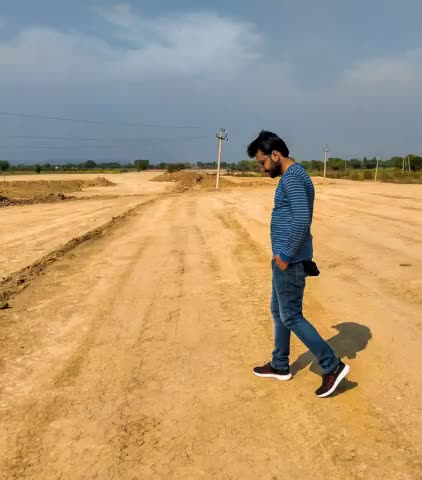 रास्ता आसां नहीं है तुझ तक पहुंचने का..
कर्मों के इस जग में कांटों पर चलना पड़ता है..
#WBM_ASHU ✍️ #iamashu
#viral