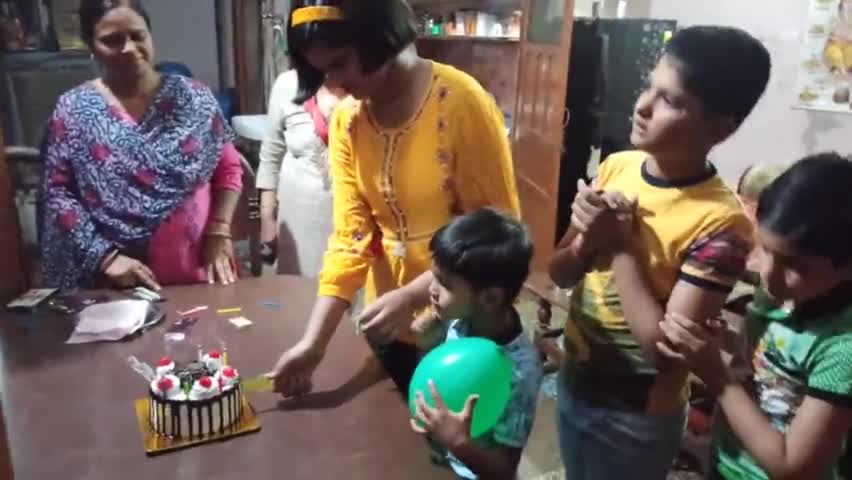 आज मेरी बेटी आरोही पटेल(अंशी) का जन्मदिन बहुत ही सादगी के साथ मनाया।
बेटी को जन्मदिन की #हार्दिक_शुभकामनाएं व बधाई।