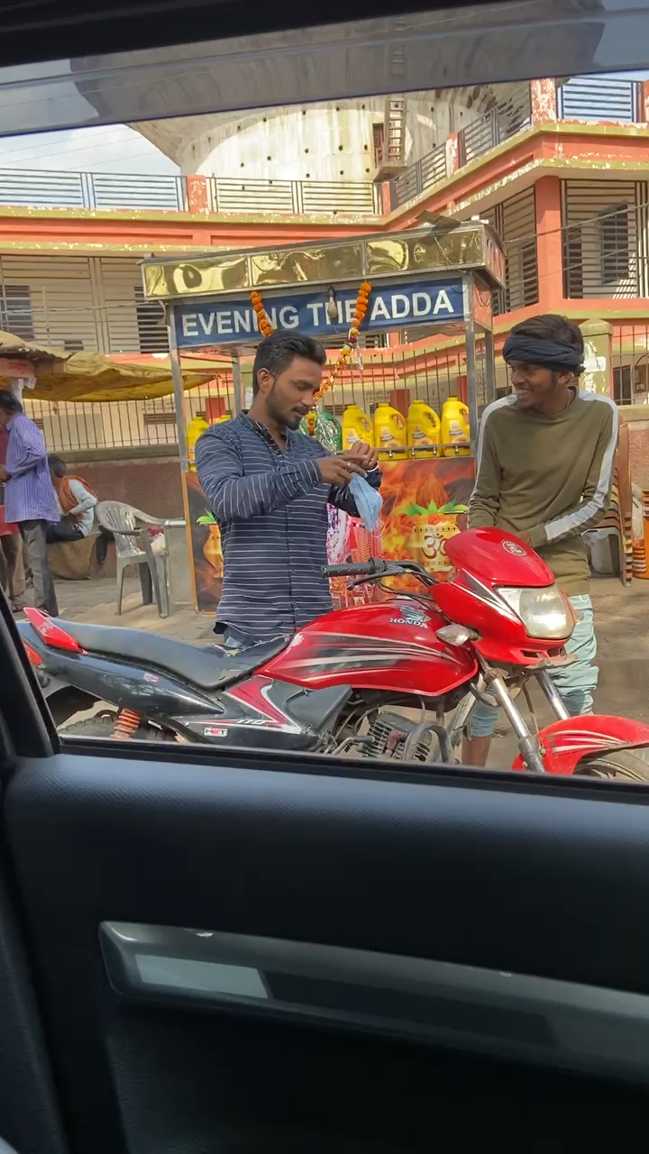 बिना मास्क सड़कों में घूमता कांग्रेस नेता खुद को बड़ा समाज सेवी बताता है 🔥
 #aloktiwari55
 #aloktiwari55office