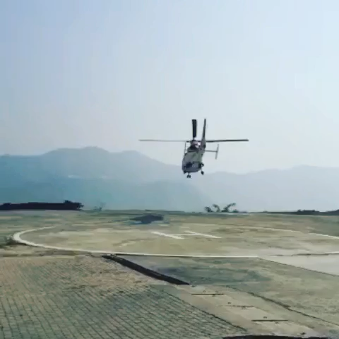 कल की फिकर नहीं
 बस आज का सुकून चाहिए !
#helicopter #ride