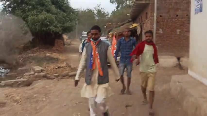 बिसंडा: जिलापंचायत #वार्ड नं28 के गांवों में #अपनादल एस के समर्थित प्रत्याशी पी सी पटेल जनसेवक ने लोगों से #मांगा समर्थन