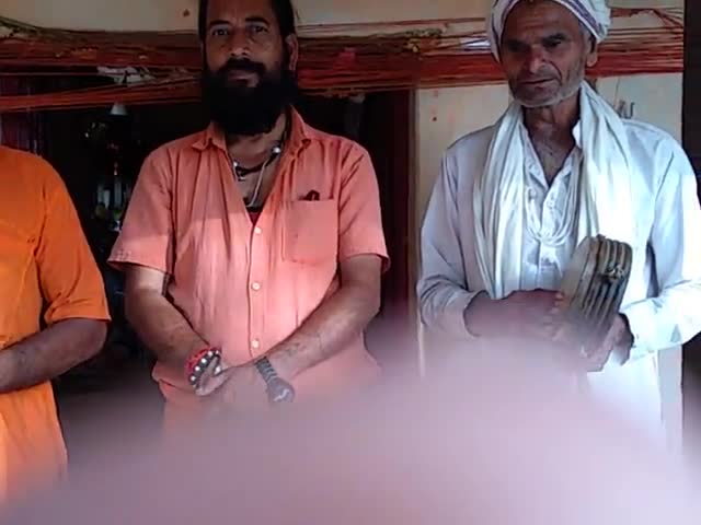 #स्वामी राम नरेश दास जी के साथ #जाहर पीर बाबा के इस्थान पर #भजन  करते ग्राम #रूरिया #मैनपुरी #उत्तरप्रदेश में,,,,