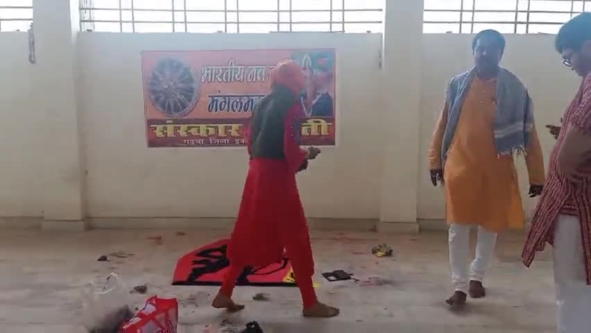 गढ़वा: शहर के गढ़देवी मंदिर एवं श्रीराम लला मंदिर के प्रांगण में संस्कार भारती ने रंगोली बनाकर किया नव वर्ष का स्वागत #रंगोली