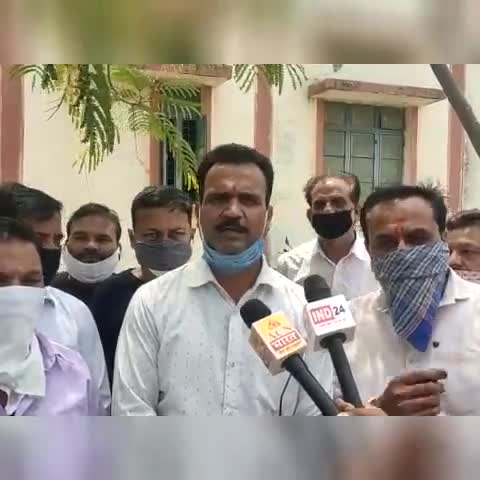 #हाटपीपल्या में दुकान खोलने की मांग को लेकर आज व्यापारीओ के साथ तहसील कार्यालय पहुँचकर ! सुबह 10 बजे से शाम 6 बजे तक दुक