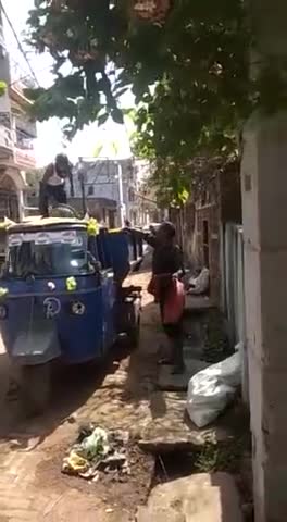 gaya ke ward number 12 ke   new area peparpati mohallaah me apne kartavya ka palan karte safai karmi
#sawachbharat