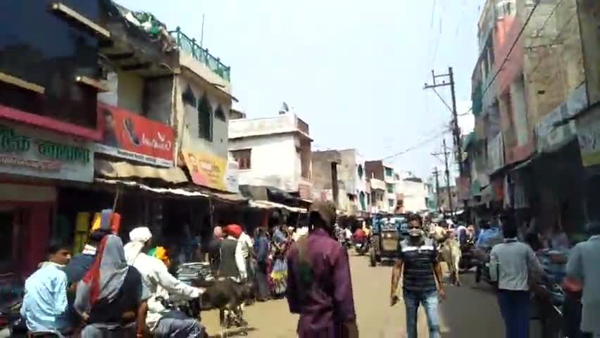 शमशाबाद में lockdown की उड़ी धज्जियां
कोई सोसल डिस्टेंसिंग नहीं#शमशाबाद