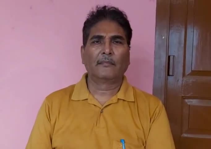 हेड केवीके भोजपुर आरा #कंबाइनहार्वेस्टर से #गेहूं काटने के बाद बचे हुए #भूसा #जलाने से होने वाले #नुकसान की जानकारी दिए।