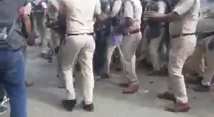 किसानों ने किया BJP प्रदेशाध्यक्ष धनकड़ का विरोध, POLICE और किसानों में झड़प, हिरासत में लिए गए कई किसान #opdhankar #bjp