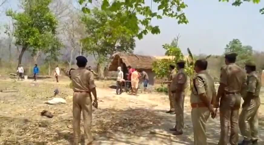 सुलेहवा जंगल में अज्ञात कारणों से लगी आग मौके पर पहुंचे SP श्रावस्ती व CO नगर। #आग #Shravastipolic