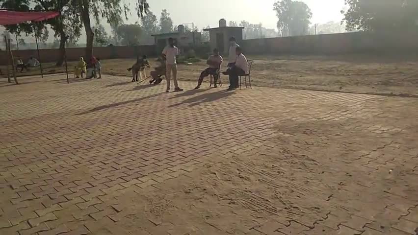 जिला मुजफ्फरनगर के जानसठ ब्लॉक के बूथ नंबर 103 नया गांव भुम्मा के स्थल पर होता  मतदान। #election2021 #panchayatelection
