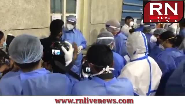 #Coronavirusliveupdate​
Coronavirus Update | देश में चारों तरफ हाहाकार, एक दिन में रिकॉर्ड 2.95 लाख नए मामले |