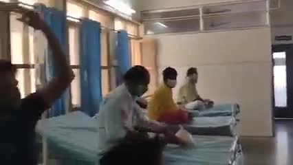 #कोरोना #काल मे #पेसेंट का #मनोरंजन करता #हॉस्पिटल #स्टाप का ये #वीडियो #देखें