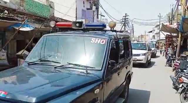 हाथरस पुलिस अध्यक्ष विनीत जयसवाल जी ने कोरोना के कारण मास्क लगाने की अपील की,
#coronaliveupdate