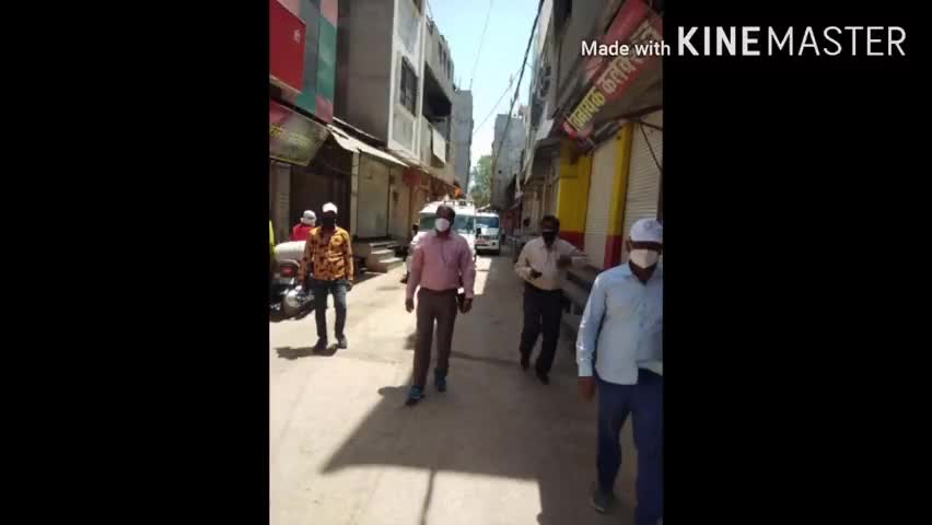 बड़ौद:- शासन की सख्ती के बाद भी नगर में दुकानदार आधा शटर खोलकर कर रहे हैं मनमानी,नियम को दिखा रहे हैं ठेंगा #जनताकर्फ्यू