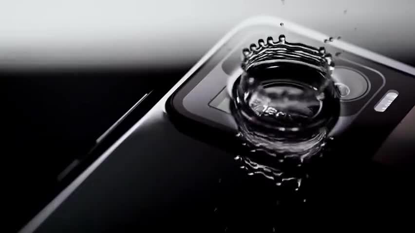 Xiaomi mi #Mi11Ultra is making quite a "splash" 😁  Water proof #Smartphone