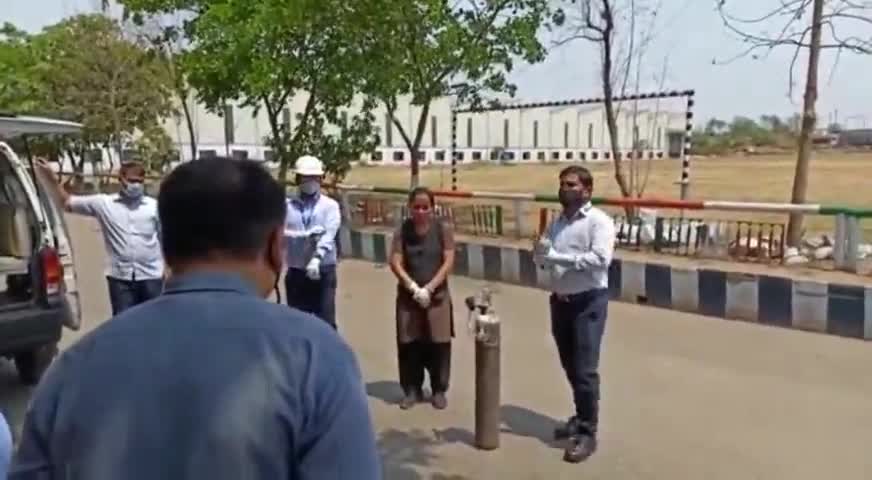 Adityapur//RSB Transmission में कराया गया ऑक्सीजन सिलेंडर की व्यवस्था। #सुरक्षा #कोरोना #surajbanerjee