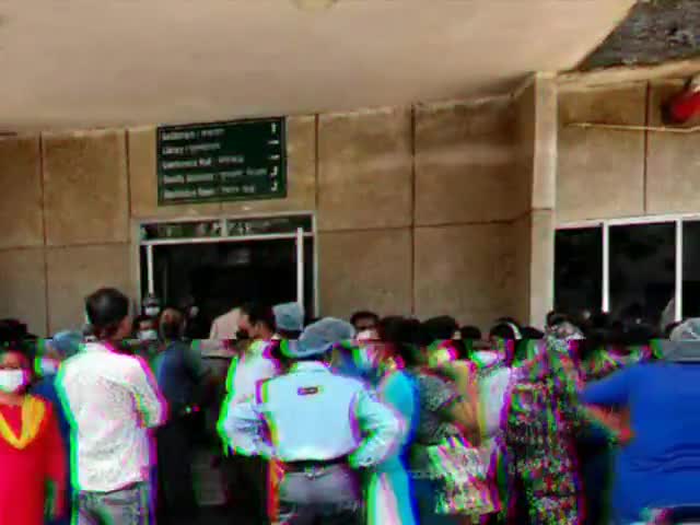 Ranchi// रांची के मेंदाता हॉस्पिटल में मंगलवार सुबह से स्वास्थ कर्मचारियों ने किया कार्य का बहिष्कार। #surajbanerjee