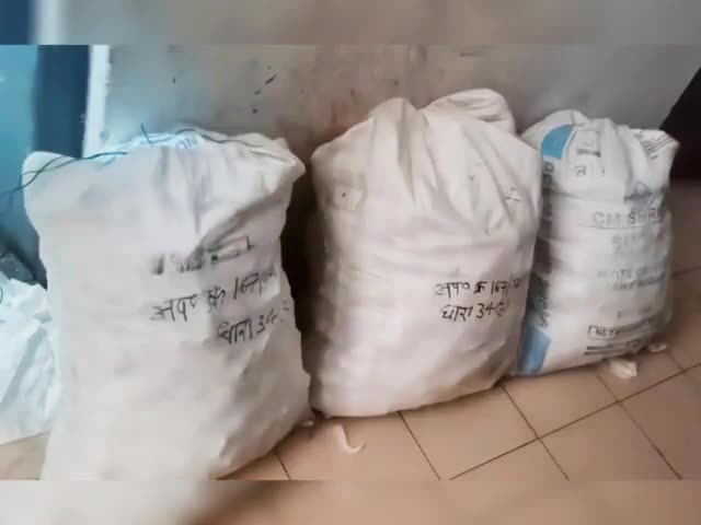 पुरानी छावनी पुलिस ने ऑटो में भरकर ले जा रही 580 क्वार्टर अवैध शराब पकड़ी,ऑटो चालक गिरफ्तार
#gwalior #Illegalliquor #bjp