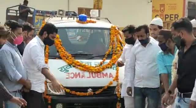मेरठ: कोरोना जैसी महा मारी को देखते हुए आज #युवा_सेवा_समिति ने अपनी एम्बुलेंस को हरी झंडी दिखाकर किया रवाना