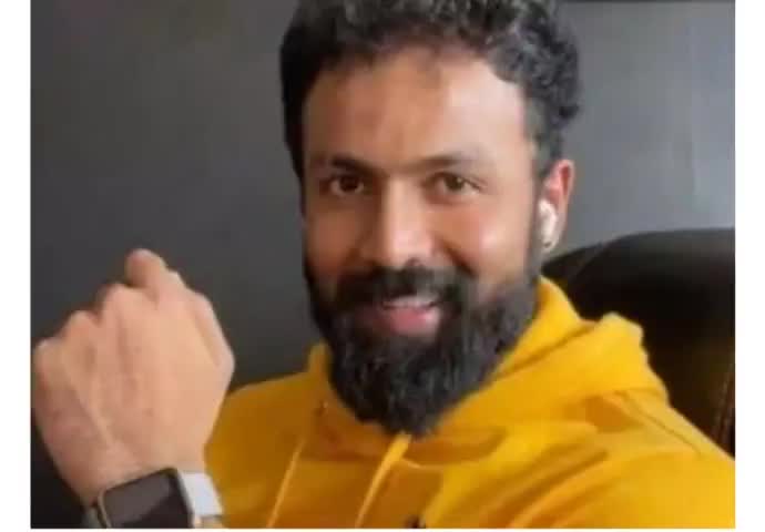 ऐक्‍टर अर्जुन गौड़ा बने ऐंबुलेंस ड्राइवर, कोरोना काल में लोगों की ऐसे कर रहे मदद

#help #covid #india #delhi #lov
