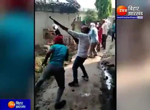 कैमूर जिला के#रामगढ़ थाना क्षेत्र के#बगाड़ी गाँव में#जमीनी विवाद को लेकर#दो पक्षों में जमकर#लाठी डंडा चला तथा कई#राउंड फाय