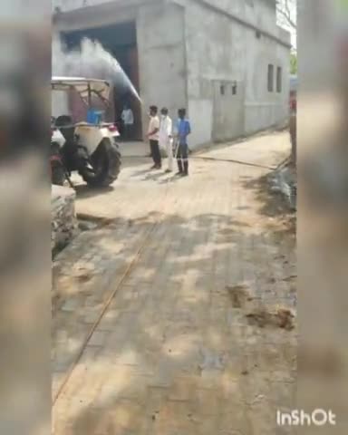 मांगरौल: मांगरोल उपखंड के भटवाड़ा गांव मे सैंटाइजर का छिड़काव करते ग्रामवासी#बारां #मांगरोल#राजस्थान@