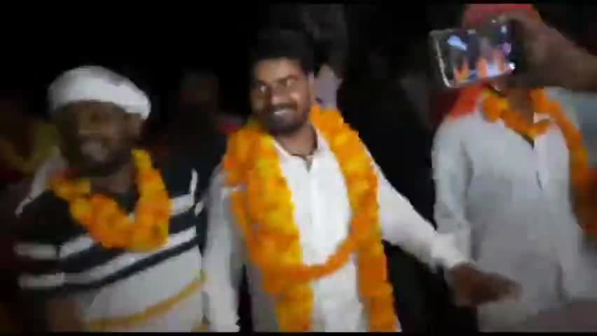 सेवराई: 11 वोट से जीतकर भदौरा के 27 वर्षीय प्रदीप राजभर बने ब्लॉक के सबसे युवा ग्राम प्रधान #त्रिस्तरीय_पंचायत_चुनाव
