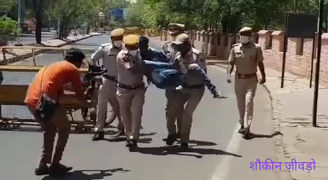 अब देख लो आपने हिसाब से बार जाना है या फिर घर रहना है और सुरक्षित रहना है कोरोना से भी औरपुलिस वाला से भी#lekhrajkasana