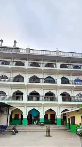 देहरादून: देहरादून स्थित माजरा मदरसा बना ऑक्सिजन कोविड केयर सेंटर।
#﻿﻿Dehradun
#Covid–19 #Madarsa_Hospital
#Uttarakhand_CM