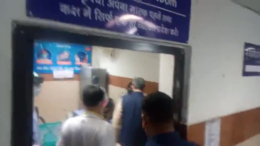 देहरादून: दून अस्पताल की न्यू ओपीडी में कोविड का टीका लगाते हैं मुख्यमंत्री तीरथ सिंह रावत
#covid #uttarakhand_cm