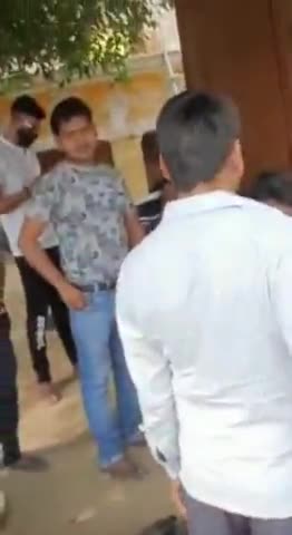 #लॉक डाउन के बाद ग्रामीण क्षेत्र में खुले में आम बिक रही शराब।