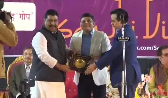 #Mera puraskar Jo mujhe actor S m Zaheer sahab ke hathon hatho mila tha aap sabki ki duaen aur Aashirwad ki badaulat
