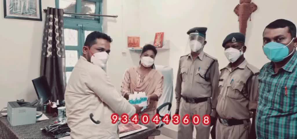 जेल कर्मचारियो को मास्क और सेनेटाइजर किए भेंट।
● युवा समाजसेवी का सामाजिक सरोकार लगातार जारी
#कोरोना_वायरस #रेमडेसिविर