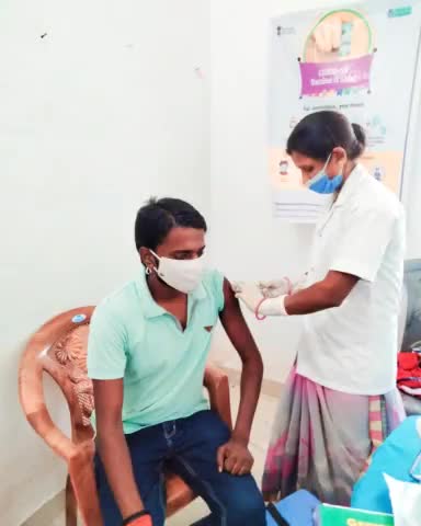आज मैं कोरोना टीका का पहला डोज लिया 🙂
18साल से ऊपर के सभी लोग जा के टीका जरूर लगवाएं।
#Vaccinated 💉
#वैक्सीन