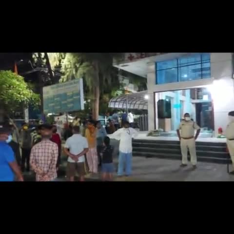 इंदौर। सेहत हॉस्पिटल में विवाद की सूचना।#indore #hospital #lock_down #harun_147