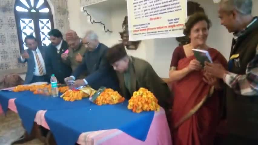 #ओरछा बुंदेली का राष्ट्रीय सम्मेलन में टीकमगढ़ के कवि राजीव नामदेव राना लिधौरी की पुस्तक लुक की बीमारी का विमोचन समारोह