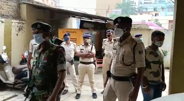 पटना ग्रामीण: जनअधिकार पार्टी के संरक्षक पूर्व सांसद #pappuyadav को #पटनापुलिस ने किया हाउस अरेस्ट#lokjanshaktiparty