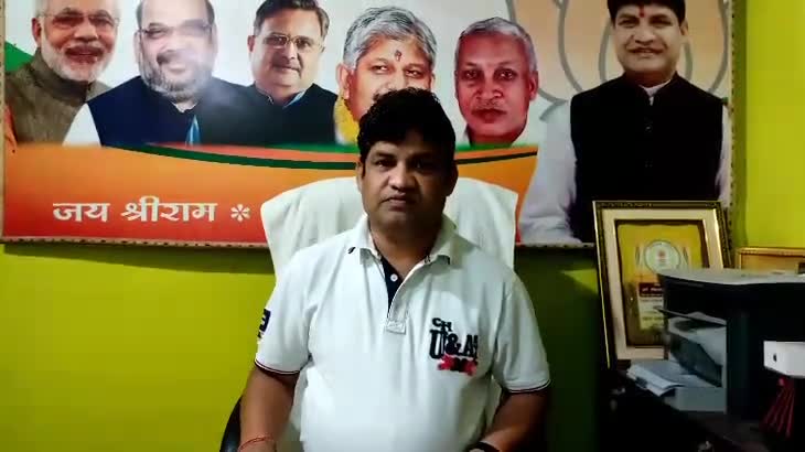 दवा के लिए धूप में लाइन ! 
और दारू घर - घर ऑनलाइन !?🤨🤨

#जागो_भूपेश_जागो #भूपेश_सरकार_होश_में_आओ