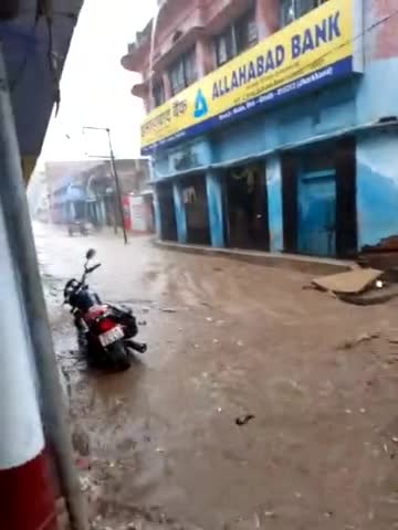 गावां: माल्डा तथा उसके आस पास के क्षेत्रों में हुई जोरदार बारिश।

#Rain #Barish #माल्डा #Ganwa