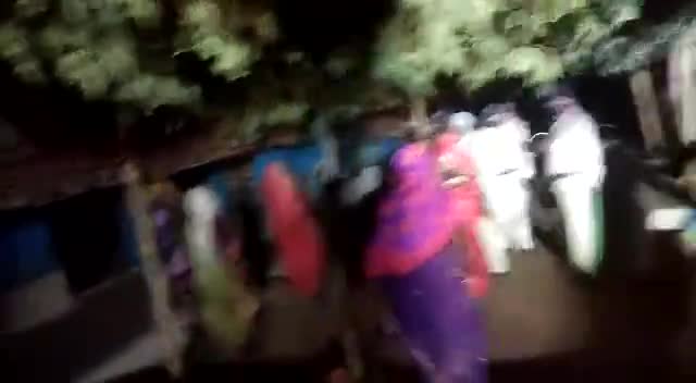#ब्रेकिंगन्यूज़ तामिया के साजकुही के मढालढाना में एक विवाह कार्यक्रम को रोकने गए प्रशासनिक अमले पर ग्रामीणों ने किया हमला