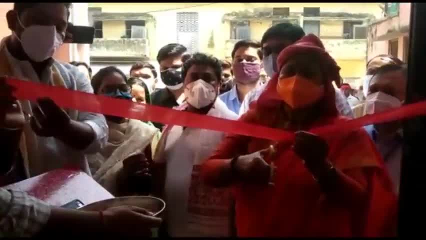 भाजयुमो द्वारा निर्मित कोविड सेन्टर का उद्घाटन केन्द्रीय मंत्री मा साध्वी निरंजन ज्योति जी ने किया। #BJYMCares #मधुराज